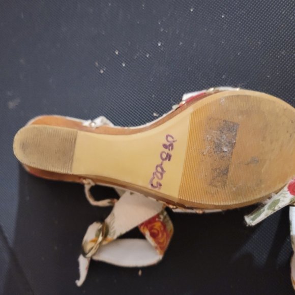 Wedge Spring shoe - Picture 3 of 4